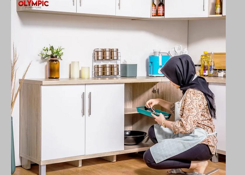 Maksimalkan Penggunaan Rak dan Laci di Dapur